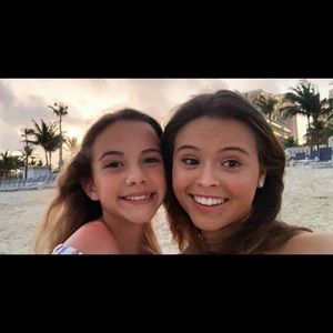 Meet your Posher, Chloe